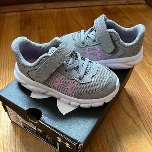 Under Armour Toddler Shoes - size 6